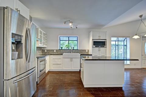 9735 Erica Court Boca Raton, FL 33496 - Photo 3 of 19 Kitchen
