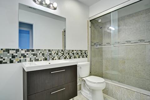 9735 Erica Court Boca Raton, FL 33496 - Photo 9 of 19 Guest Bathroom