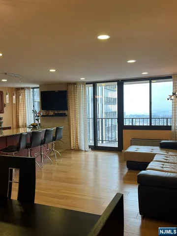 $3,650 | 300 Winston Drive, Unit 2301, Cliffside Park, NJ 07010