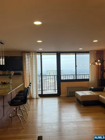 $3,650 | 300 Winston Drive, Unit 2301, Cliffside Park, NJ 07010