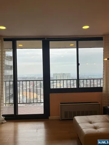 $3,650 | 300 Winston Drive, Unit 2301, Cliffside Park, NJ 07010