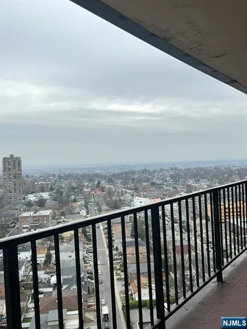 $3,650 | 300 Winston Drive, Unit 2301, Cliffside Park, NJ 07010