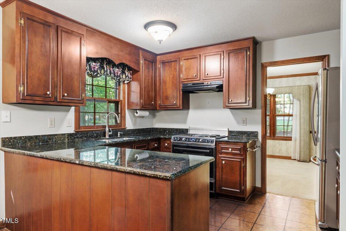 116 Cromwell Court Raleigh, NC 27614 - Photo 14 of 42 Kitchen