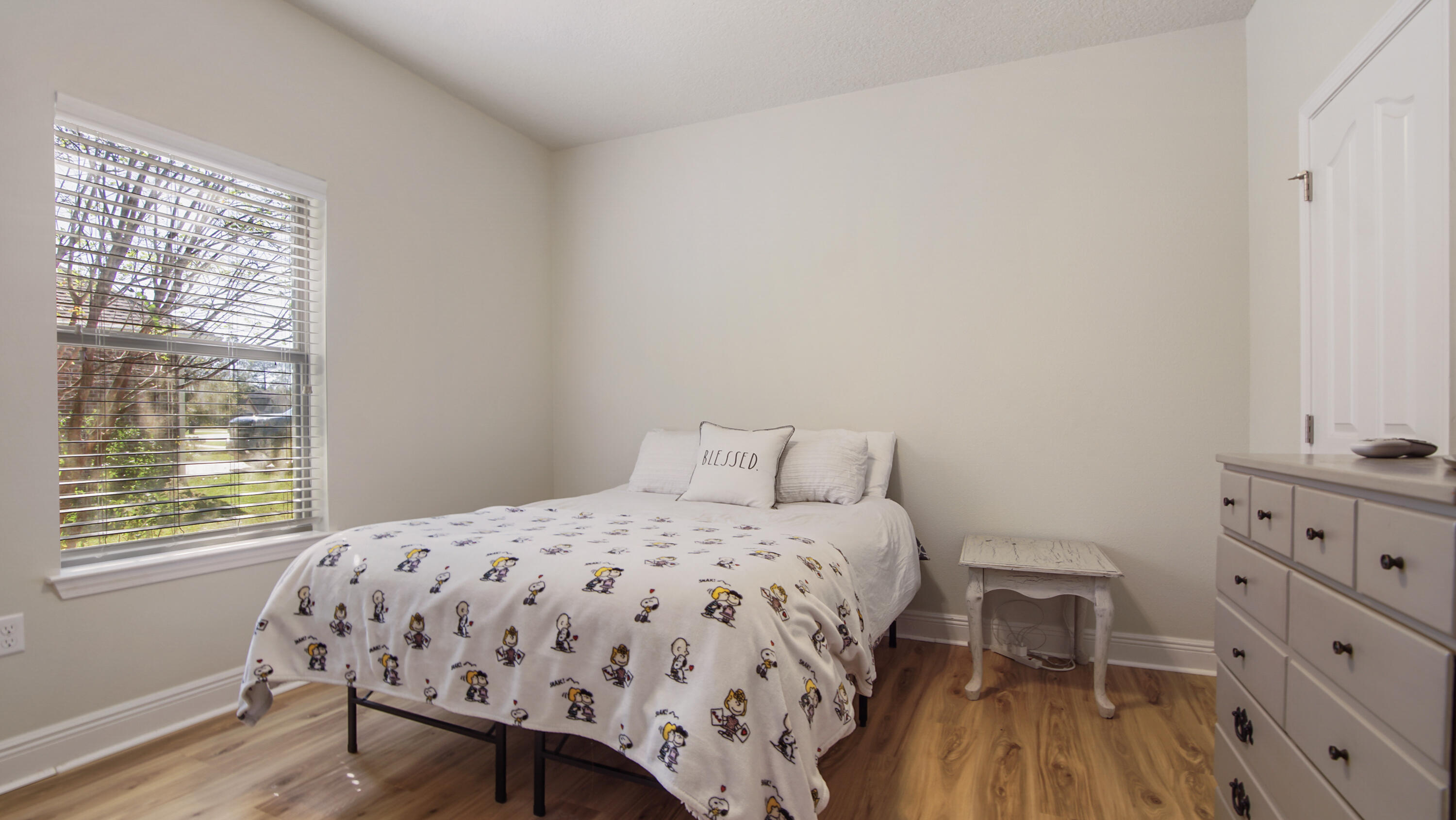 446 Mango Lane Freeport, FL 32439 - Photo 42 of 73 a bedroom with a bed and a window