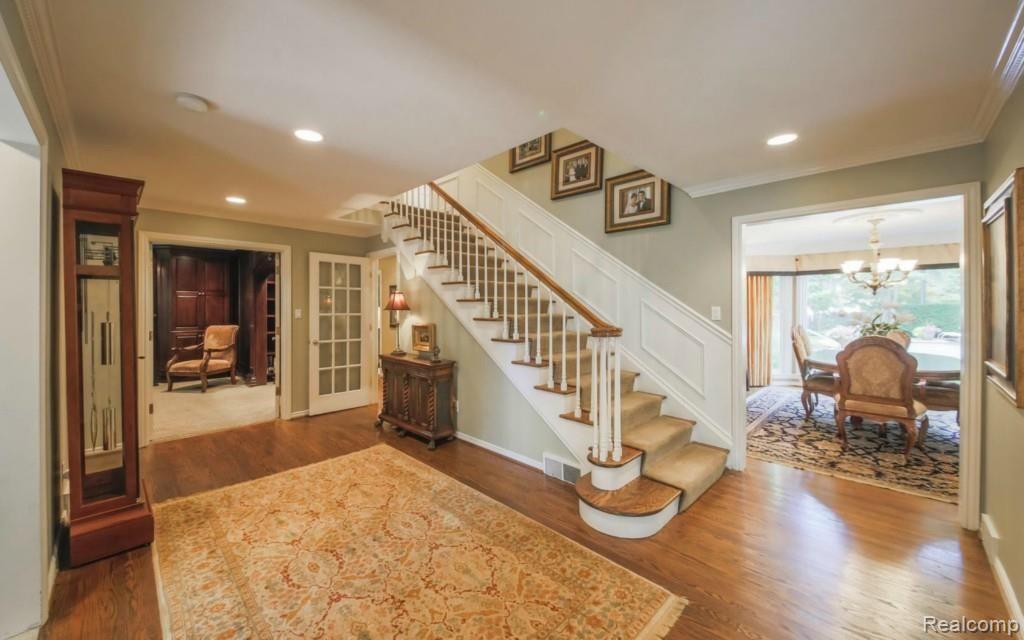 240 Touraine Road Grosse Pointe Farms, MI 48236 - Photo 3 of 50