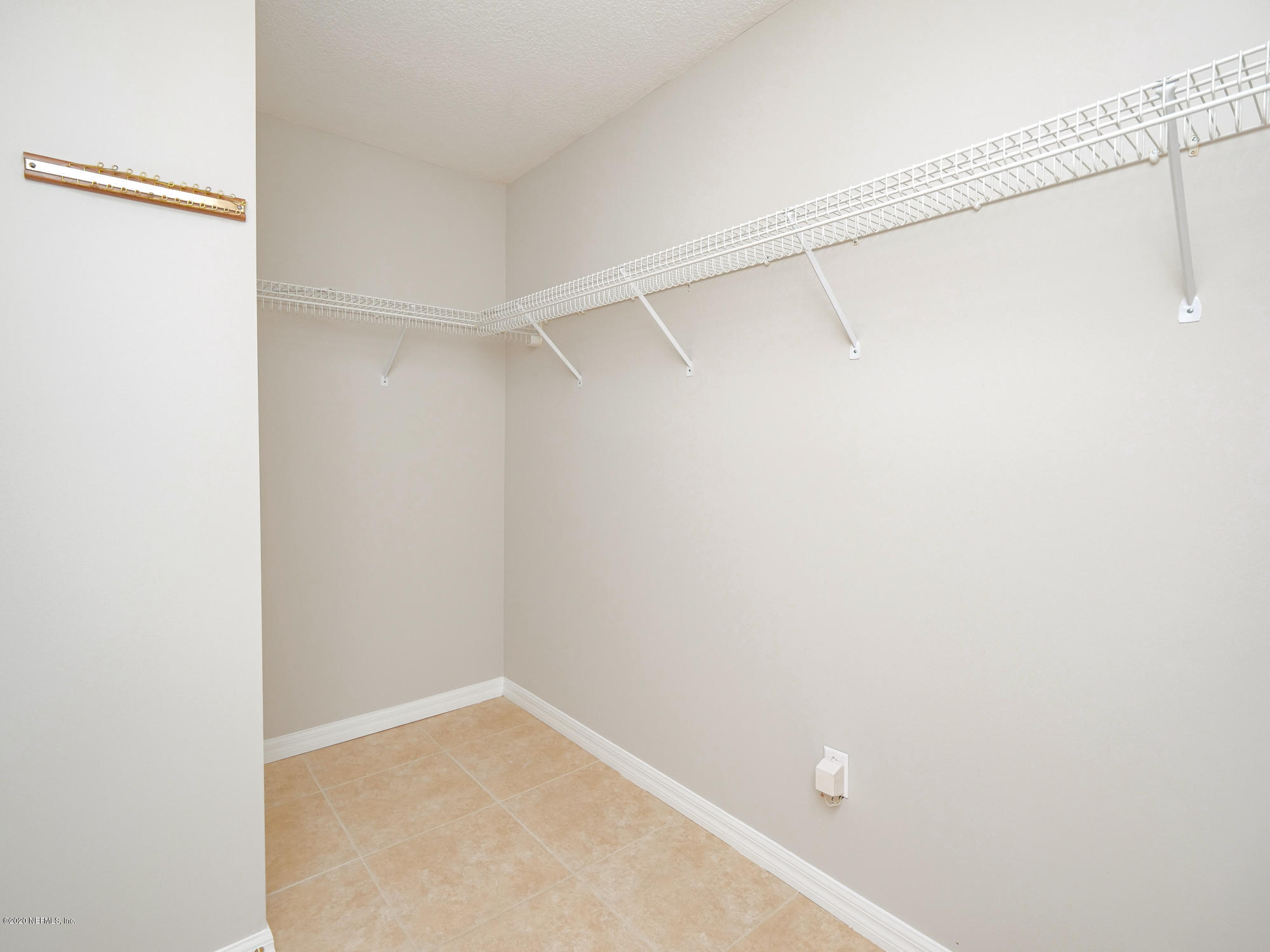 8663 Reedy Branch Drive Jacksonville, FL 32256 - Photo 21 of 33 a view of a small space