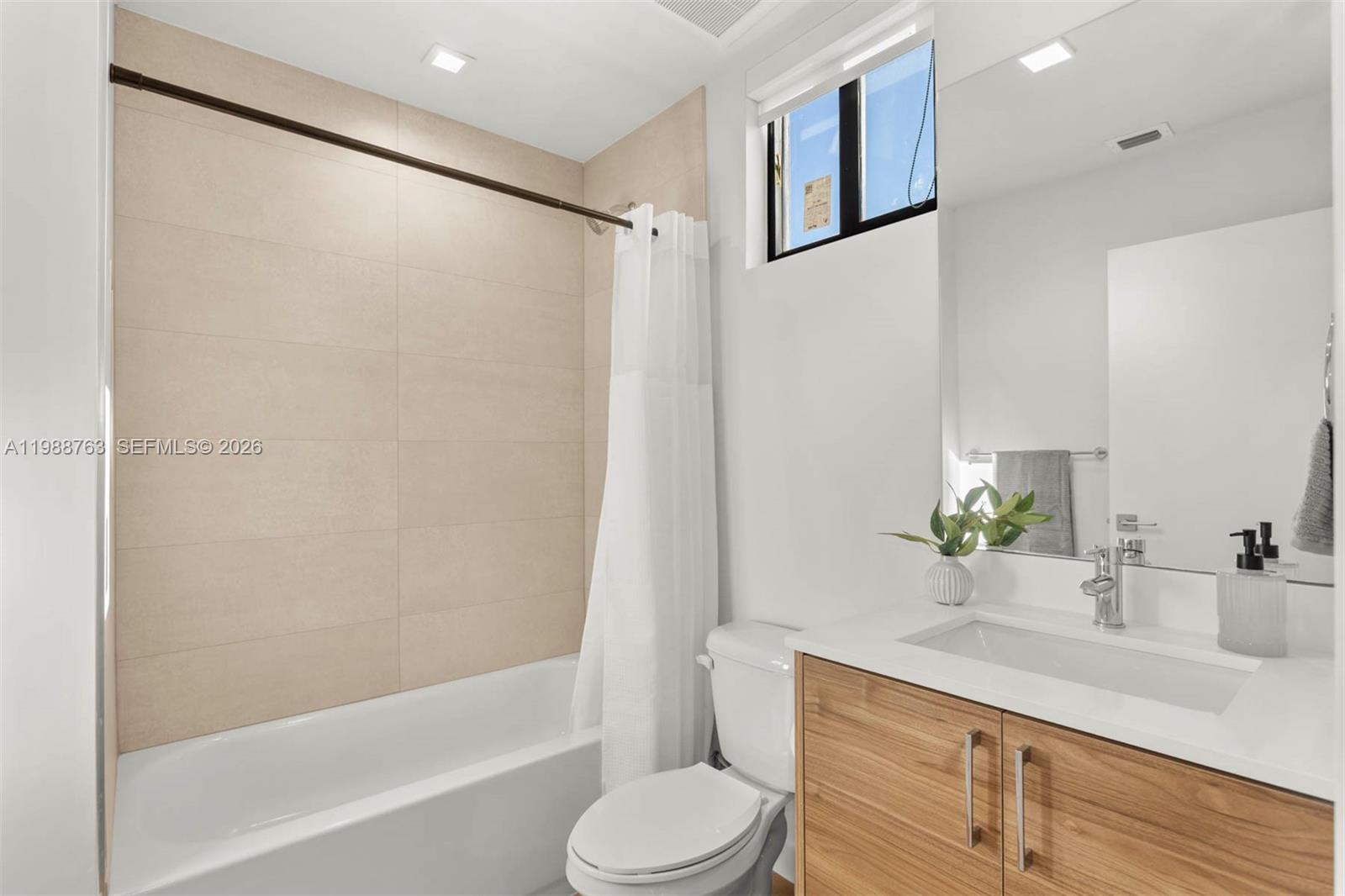 1376 Southwest 4th Street, Unit 3 Miami, FL 33135 - Photo 12 of 15