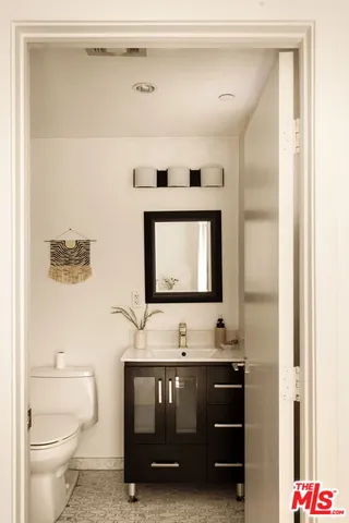 $799,000 | 8513 Cashio Street, Unit 101, Los Angeles, CA 90035