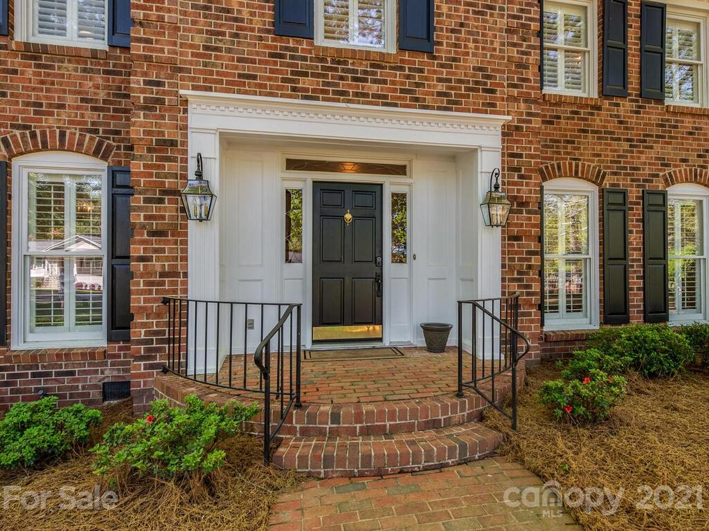 3906 Sharon View Road Charlotte, NC 28226 - Photo 2 of 37 Gallery Image 2