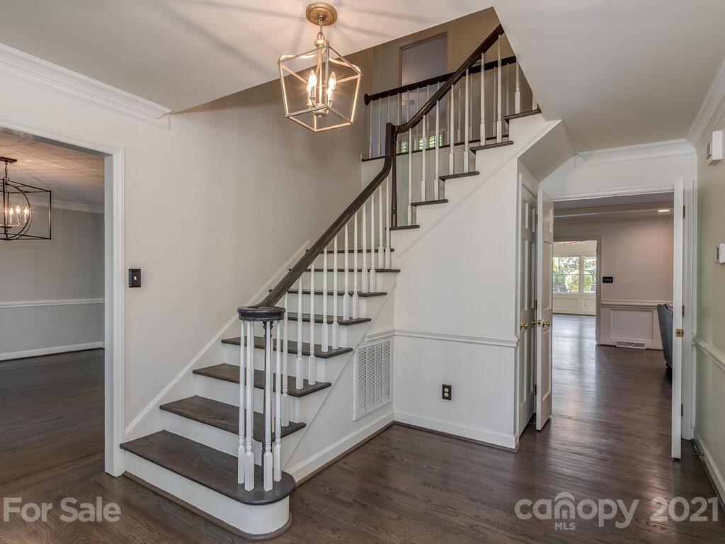 3906 Sharon View Road Charlotte, NC 28226 - Photo 4 of 37 Gallery Image 4