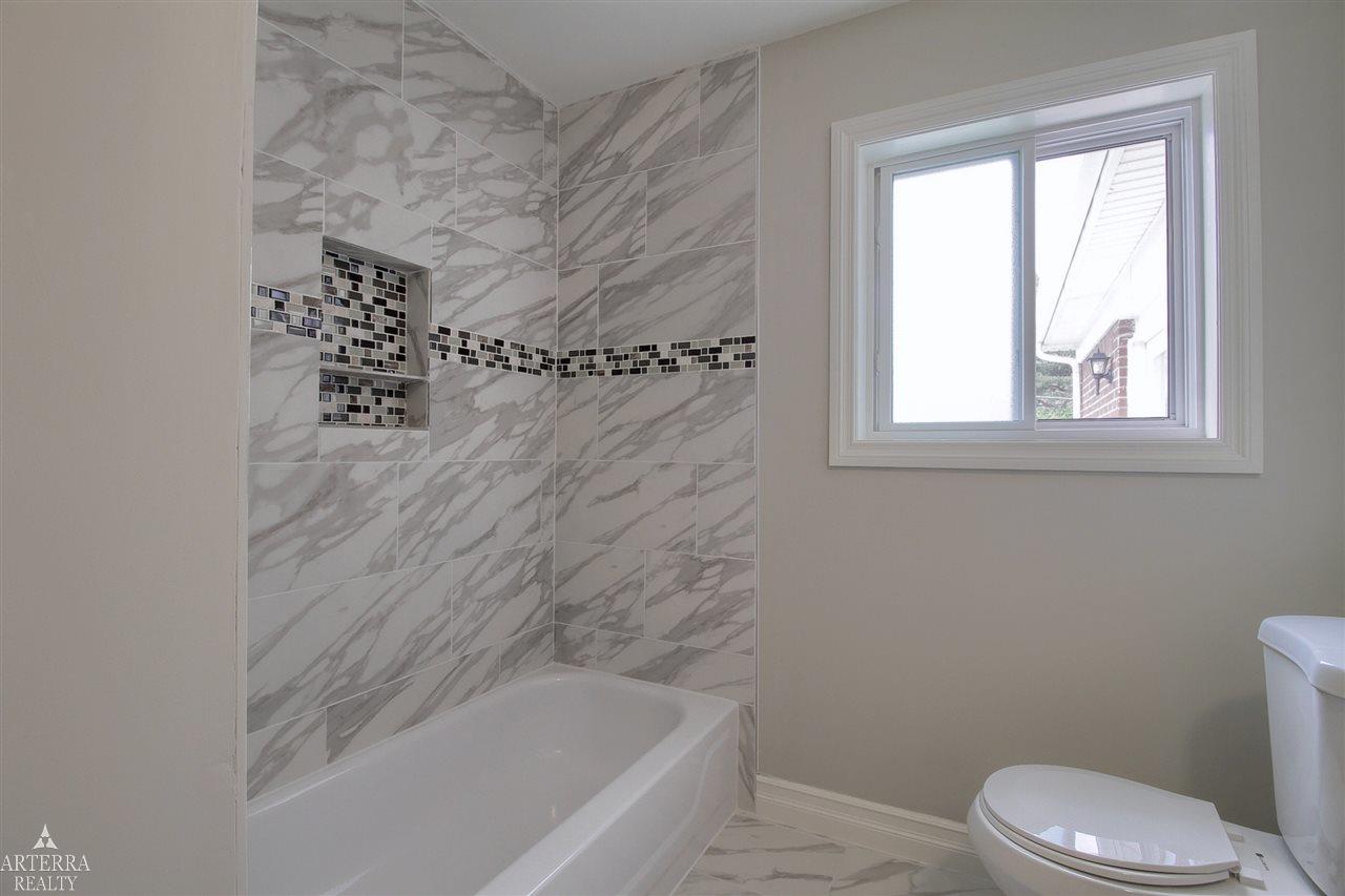 30323 Hayes Road Warren, MI 48088 - Photo 15 of 29 31320892-14.JPG