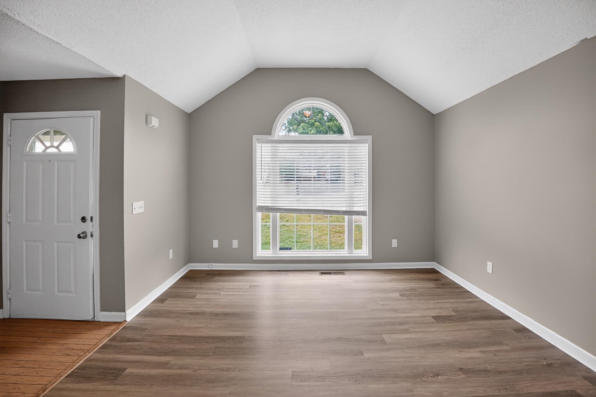 2202 Rolling Green Road Anderson, SC 29621 - Photo 7 of 19