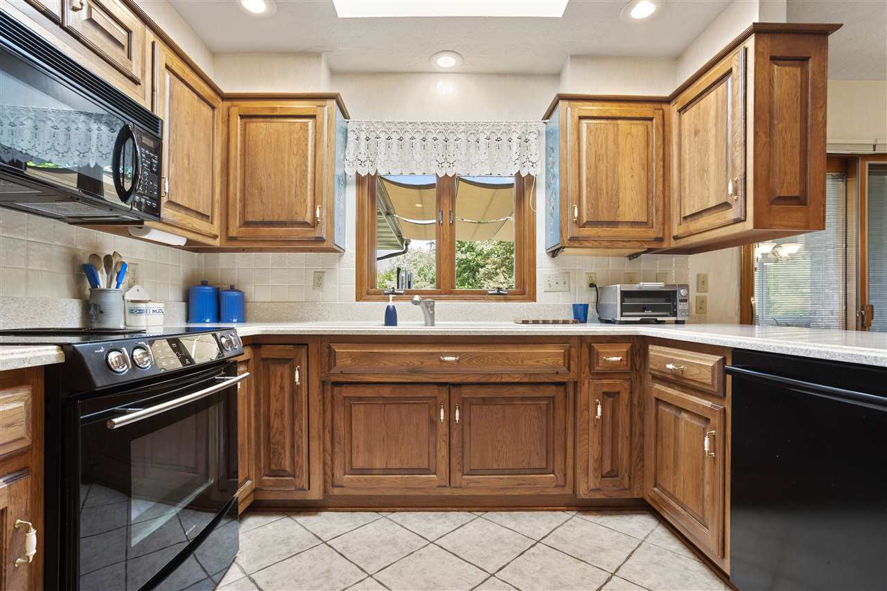 10993 Shaw Road Rockford, IL 61114 - Photo 9 of 33 Gallery Image 9