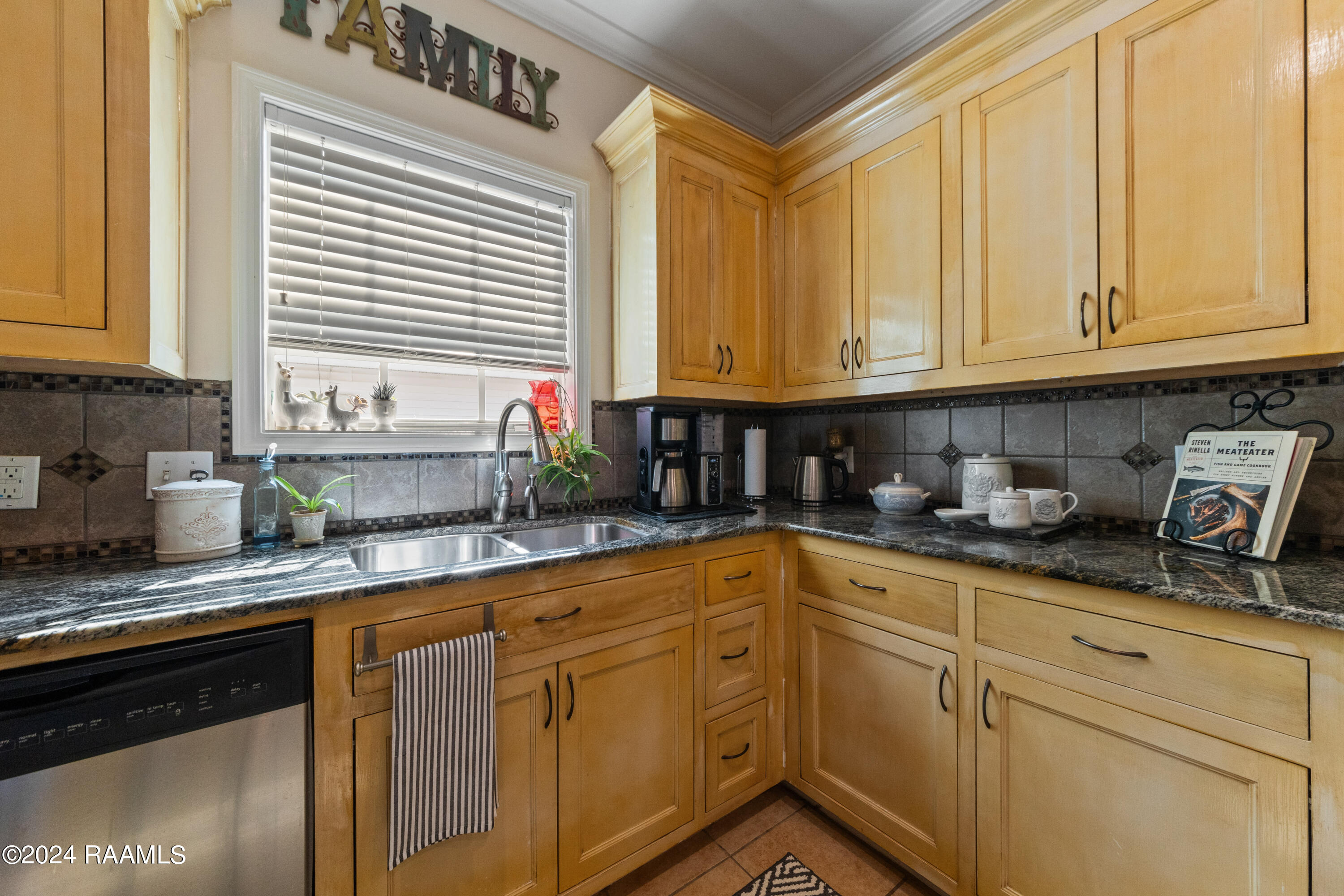 414 Ravine Run Drive Lafayette, LA 70506 - Photo 10 of 30 Kitchen