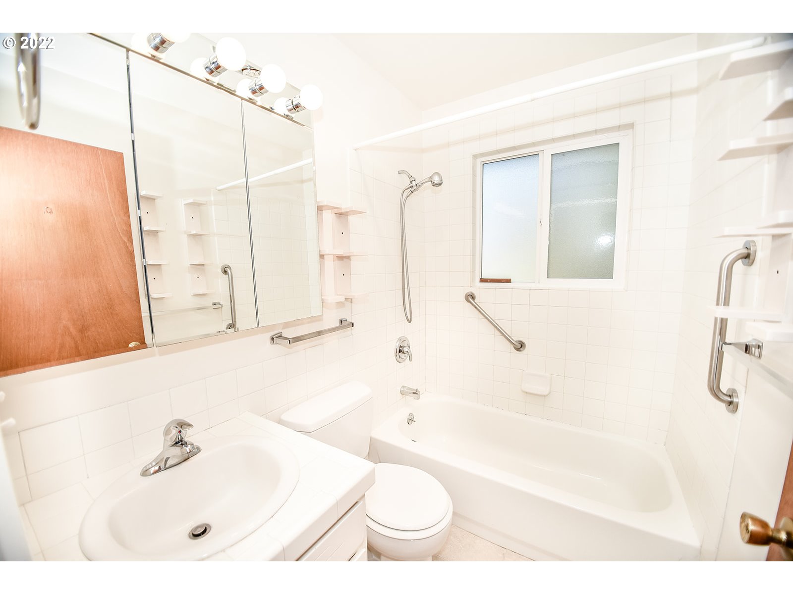 13765 Colvin Road Clatskanie, OR 97016 - Photo 13 of 22 Bathroom