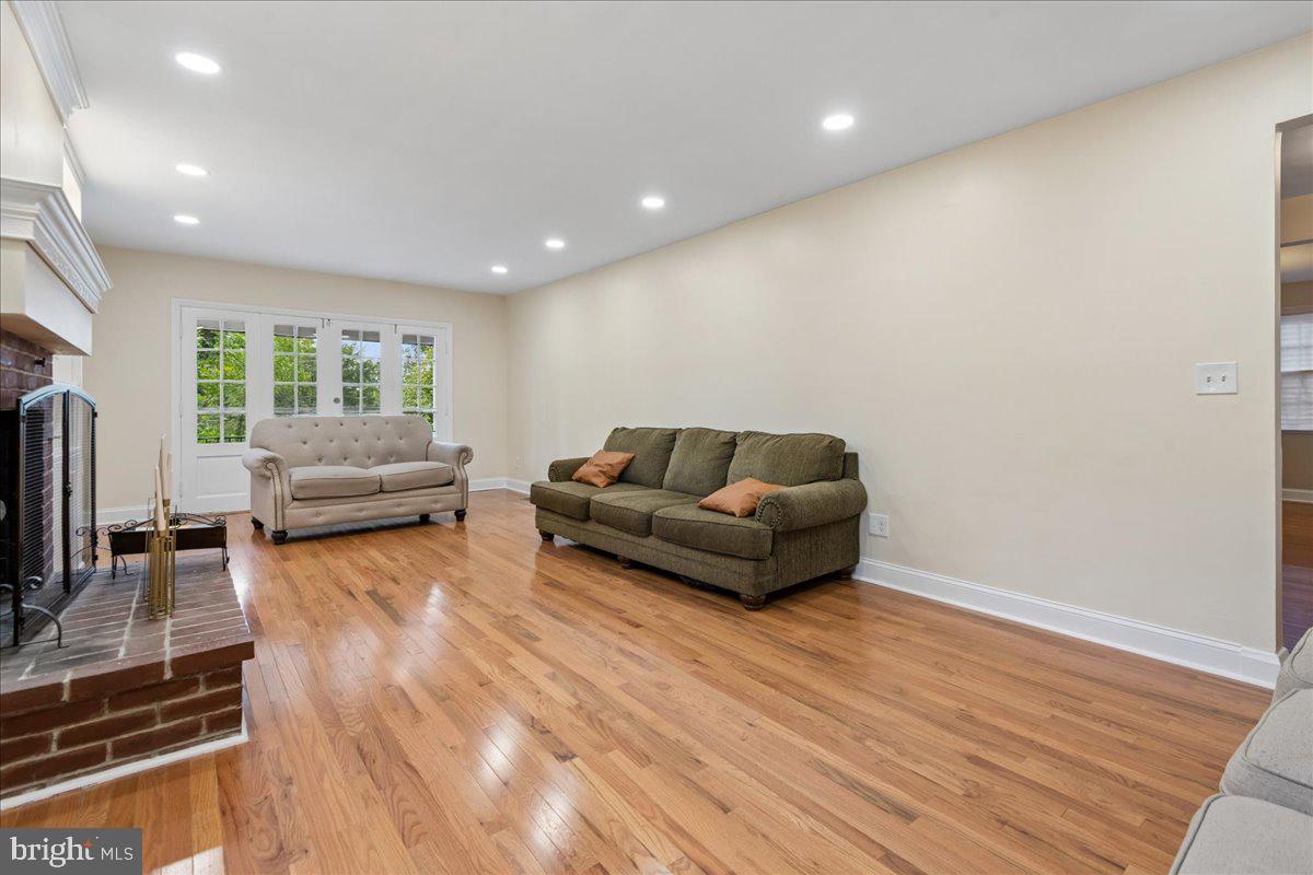 1215 Southview Road Baltimore, MD 21218 - Photo 8 of 40 Gallery Image 8