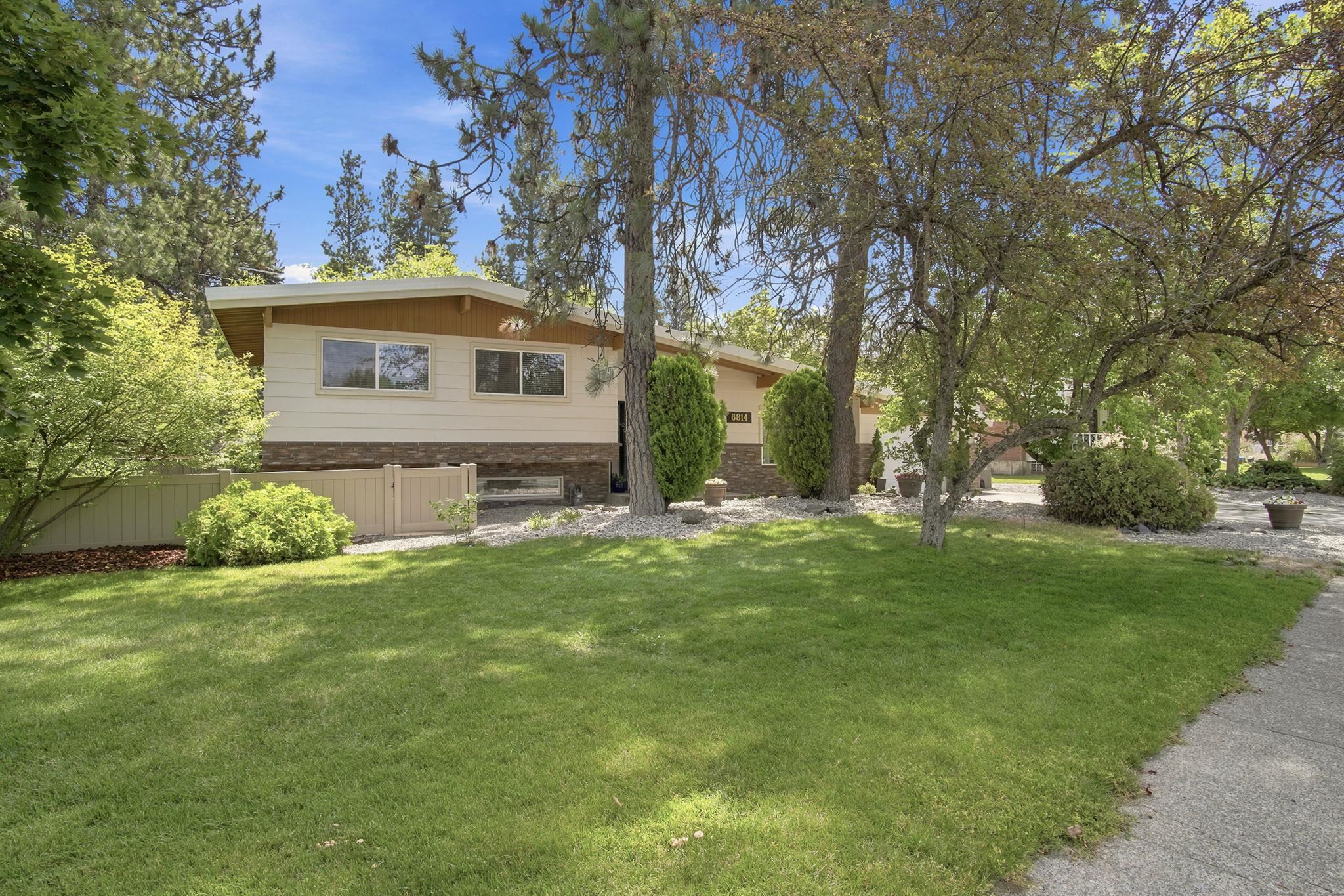 6814 North Wall Street Spokane, WA 99208 - Photo 1 of 30