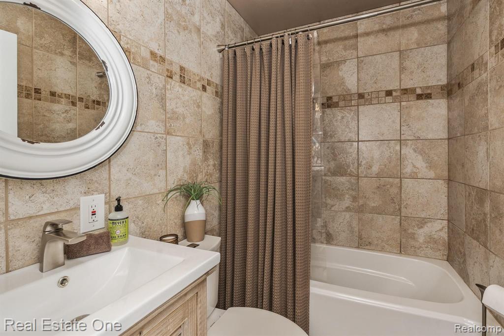 217 North Alice Avenue Rochester, MI 48307 - Photo 26 of 47