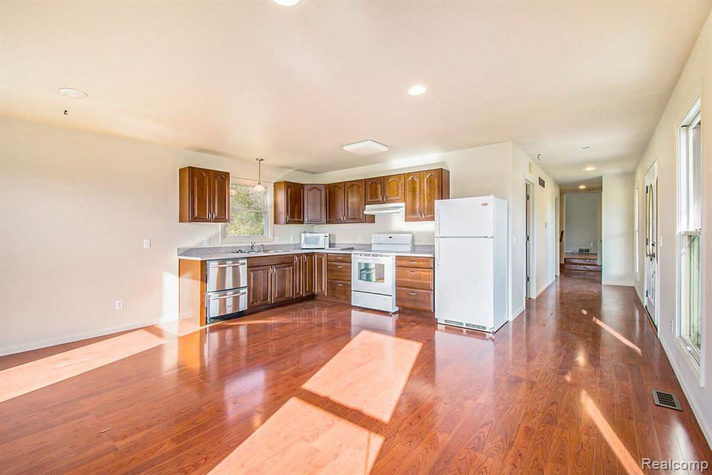 1298 Baldwin Road Grand Blanc, MI 48439 - Photo 12 of 31