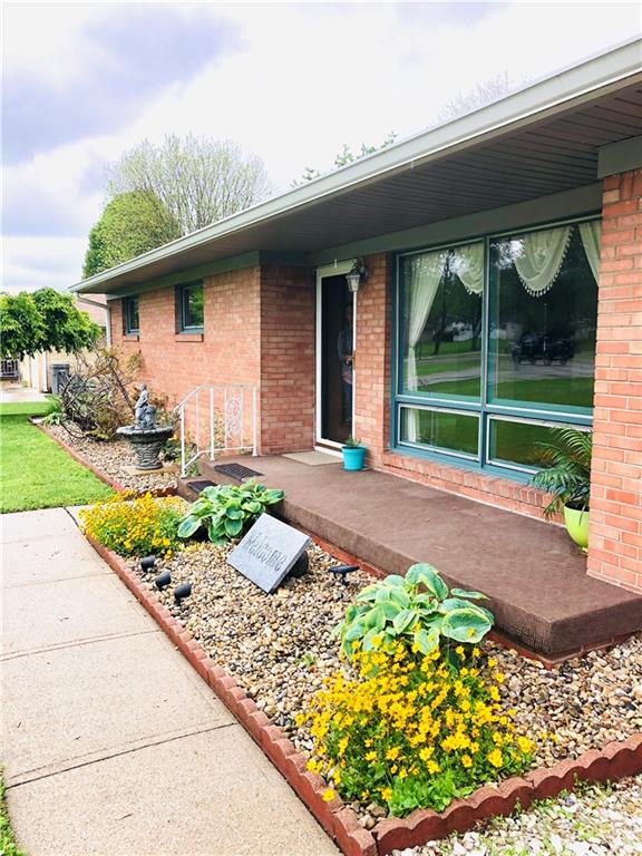 2744 East Thompson Road Indianapolis, IN 46227 - Photo 3 of 48 Gallery Image 3