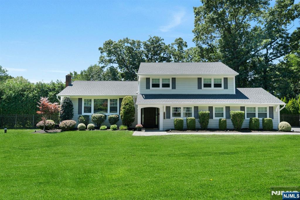 247 Oldwoods Road Franklin Lakes, NJ 07417 - Photo 1 of 26