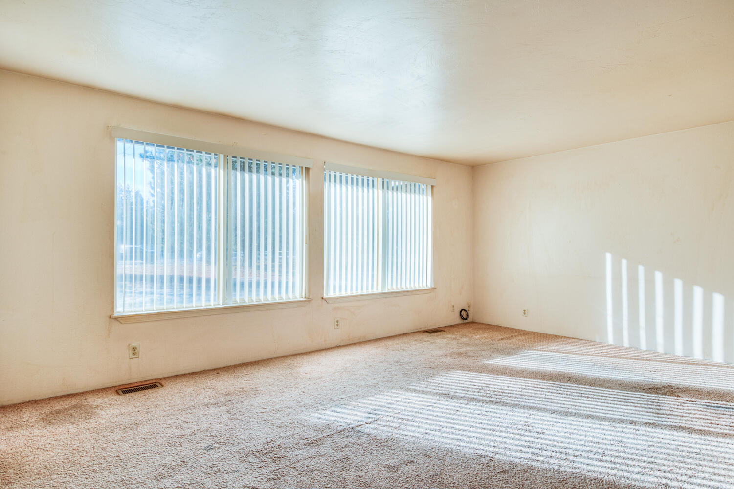 16054 Burgess Road La Pine, OR 97739 - Photo 3 of 27 Gallery Image 3