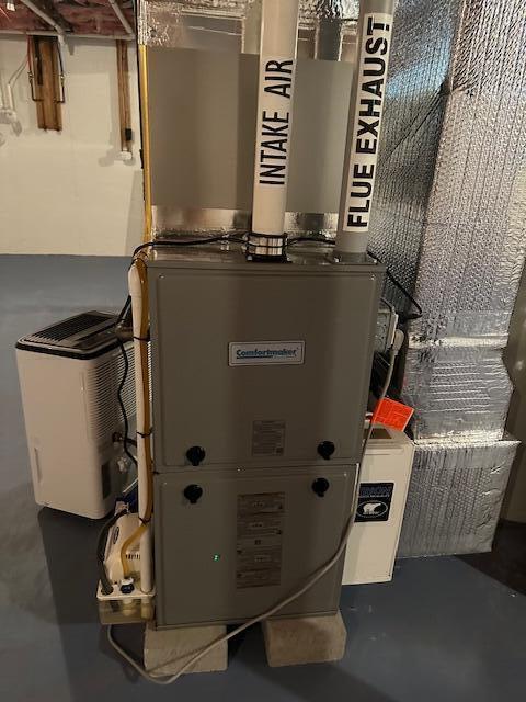 709 Old Barnstable Road Mashpee, MA 02649 - Photo 30 of 32 a room with gym equipment