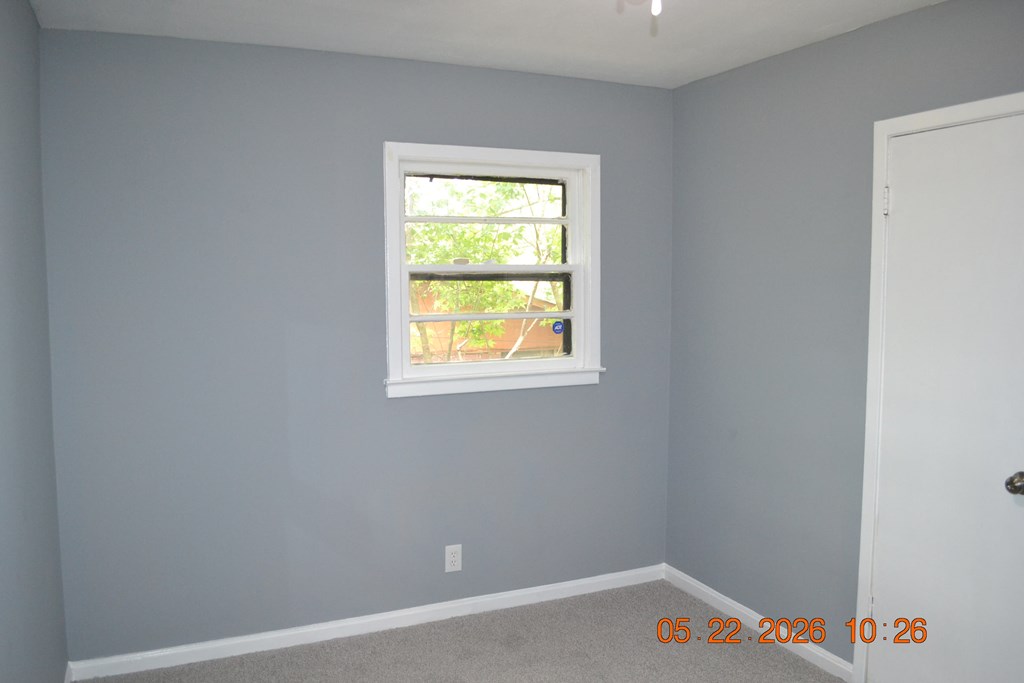 5552 Valleybrook Road Columbus, GA 31907 - Photo 13 of 27 a room with window and a window