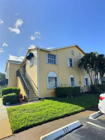 $2,000 | 117 Waterside Drive, Unit 117, Hypoluxo, FL 33462