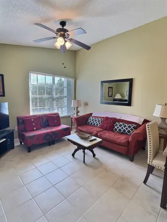 $2,000 | 117 Waterside Drive, Unit 117, Hypoluxo, FL 33462