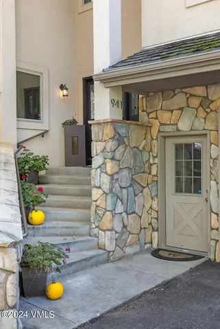 $1,875,000 | 941 June Creek Road, Unit W, Edwards, CO 81632