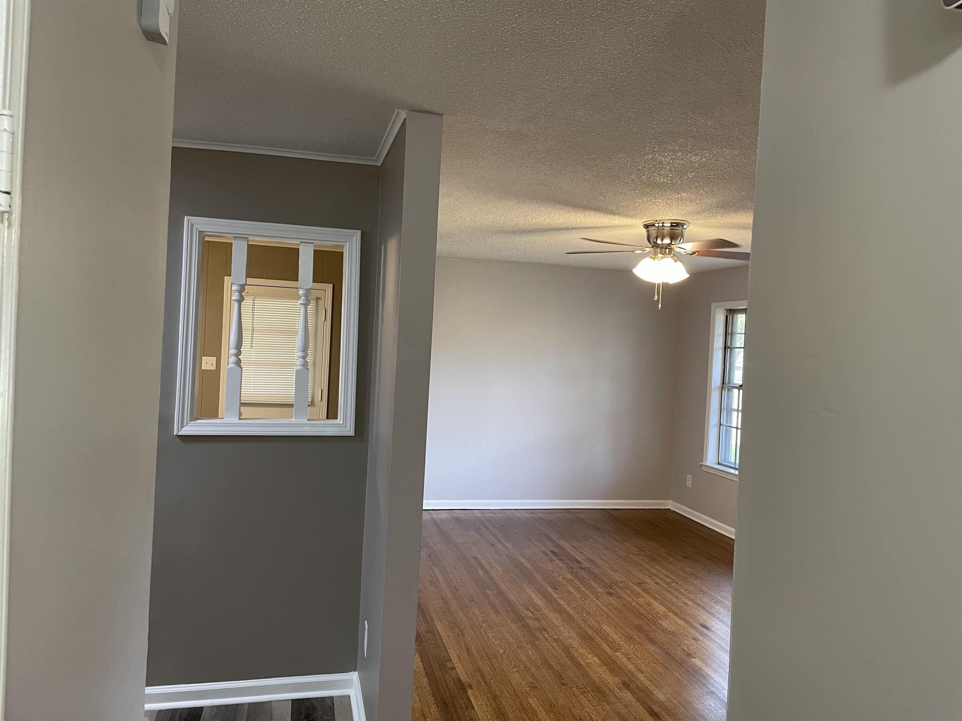 4615 Berta Road Memphis, TN 38109 - Photo 17 of 19 an empty room that has a window