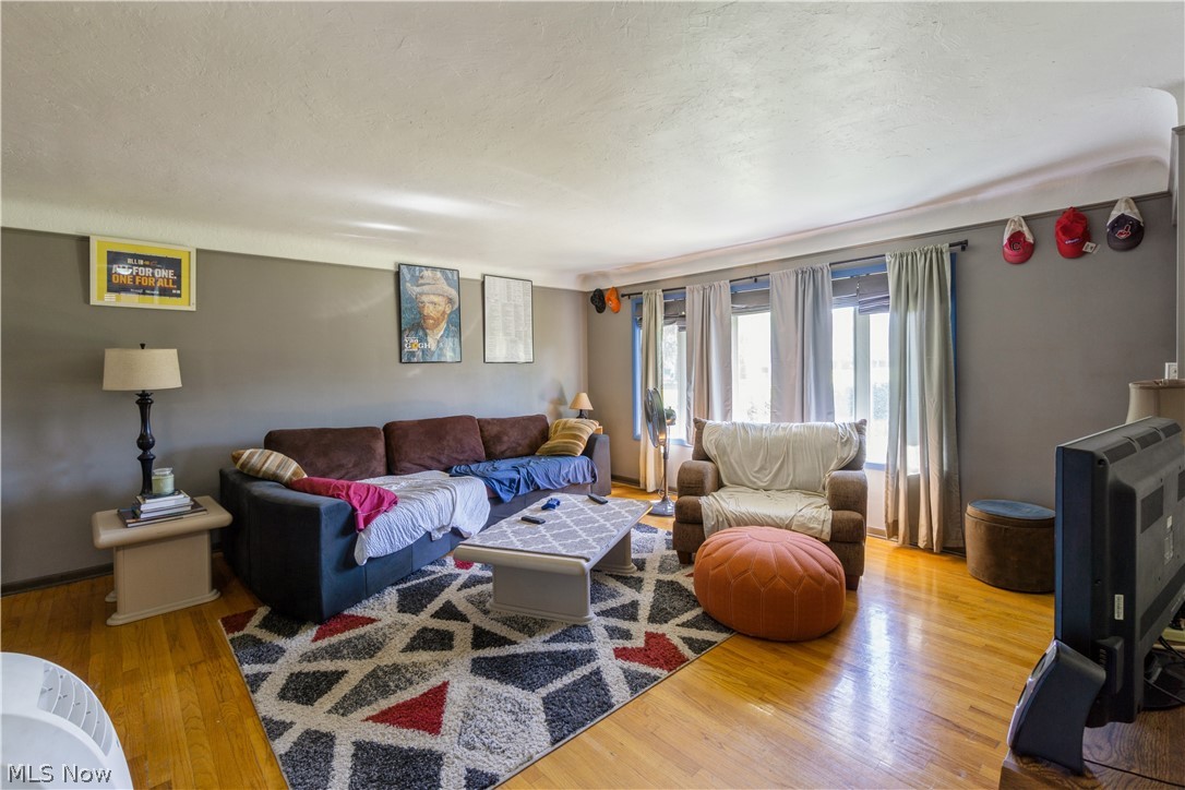 6690 York Road Cleveland, OH 44130 - Photo 6 of 22 Gallery Image 6