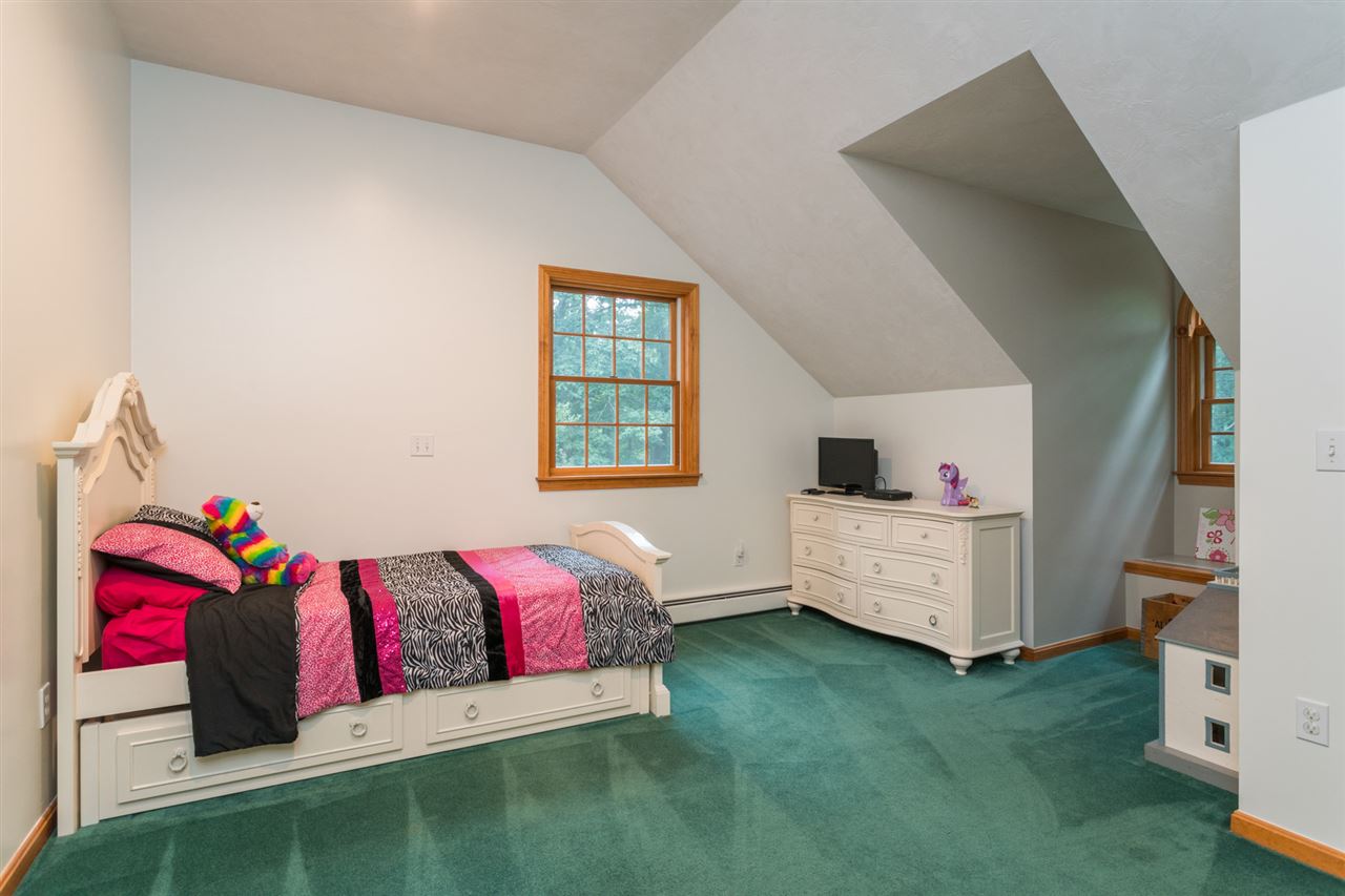 10 Thorne Road Kingston, NH 03848 - Photo 26 of 38