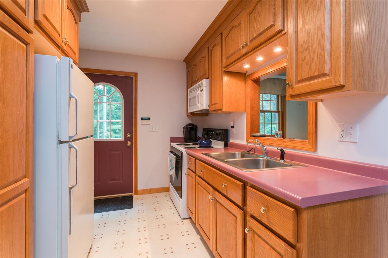 10 Thorne Road Kingston, NH 03848 - Photo 31 of 38