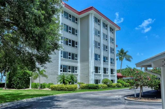 $599,900 | 1100 Imperial Drive, Unit 608, Sarasota, FL 34236