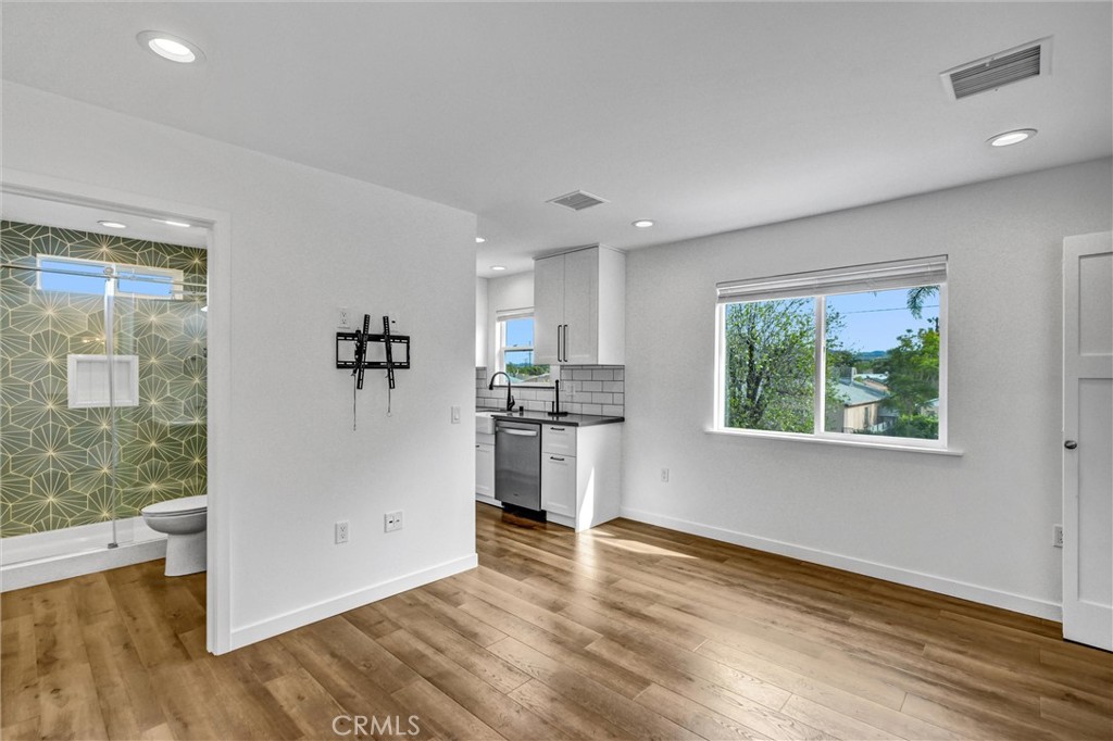 6830 Bothwell Road Reseda, CA 91335 - Photo 33 of 51 ADU