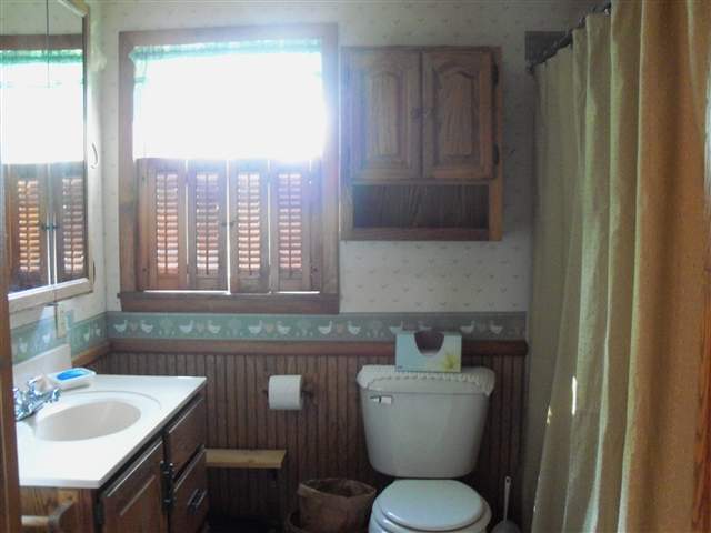 1125 Arnold Road Snover, MI 48472 - Photo 15 of 22 31073035-14.JPG
