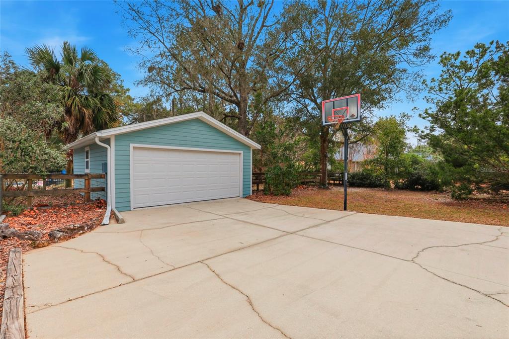 9127 Southwest 84th Street Gainesville, FL 32608 - Photo 6 of 76