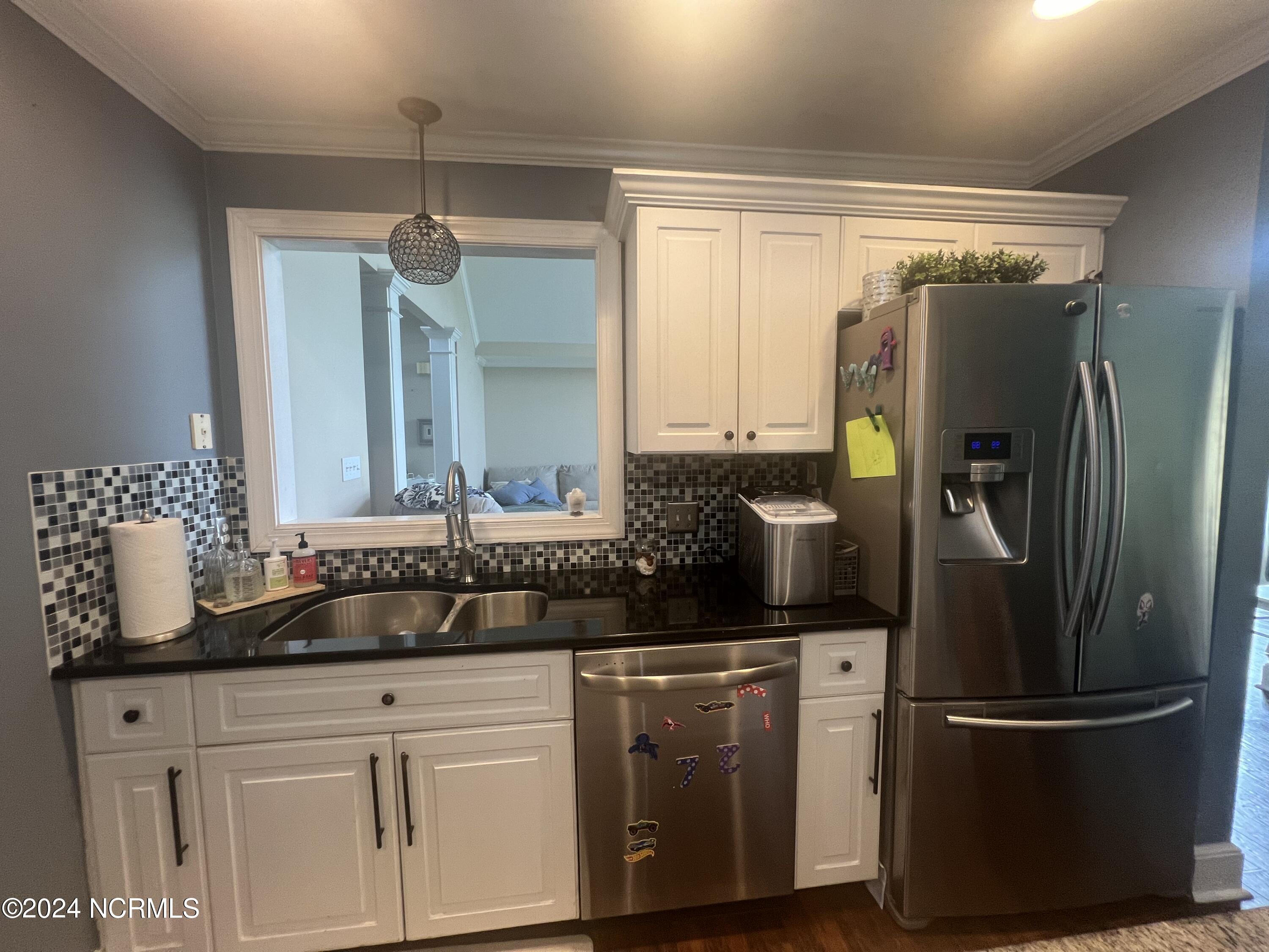 125 Saddle Ridge Road Kinston, NC 28501 - Photo 22 of 36 Kitchen