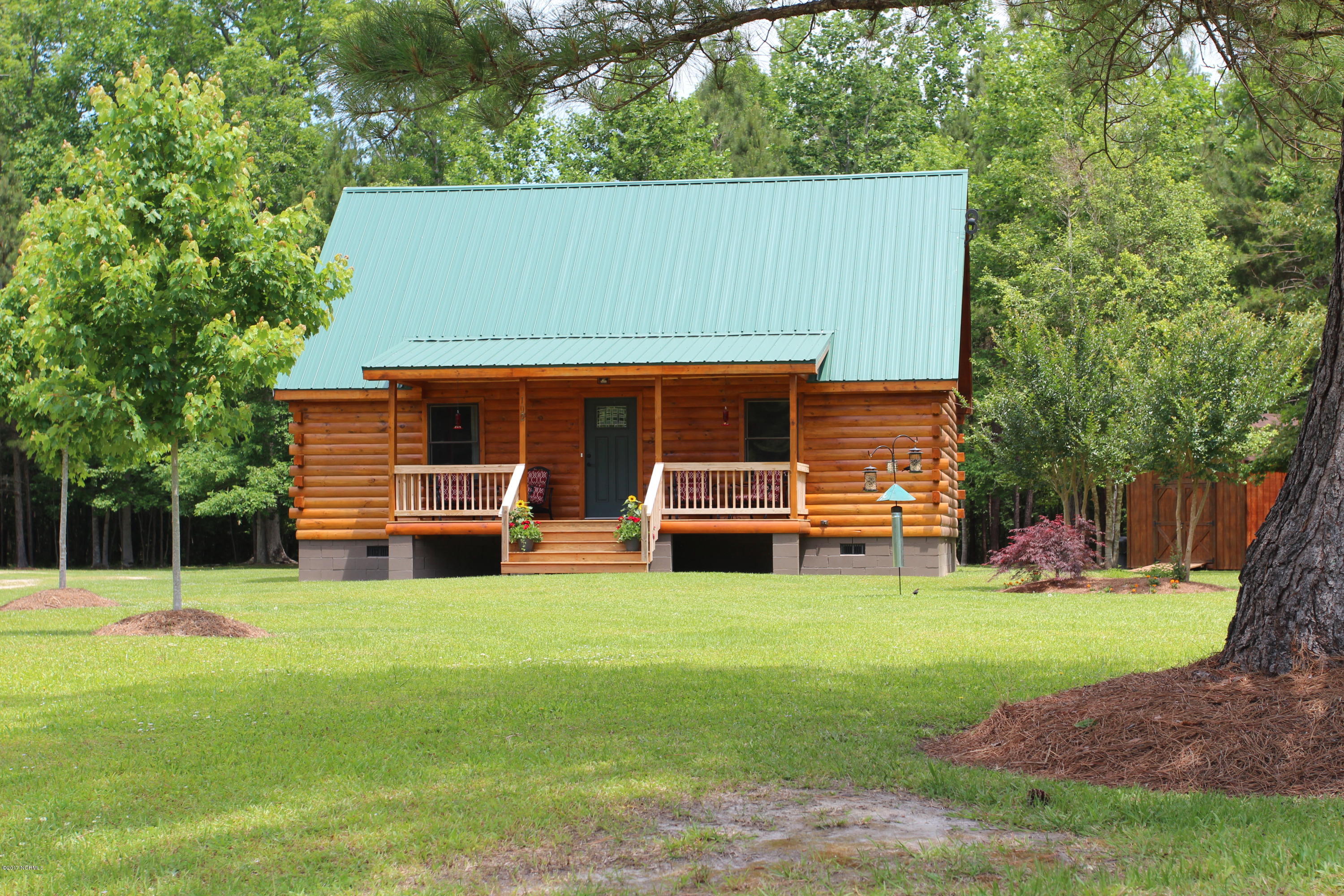102 Deep Creek Road Chocowinity, NC 27817 - Photo 1 of 50 Just Stunning