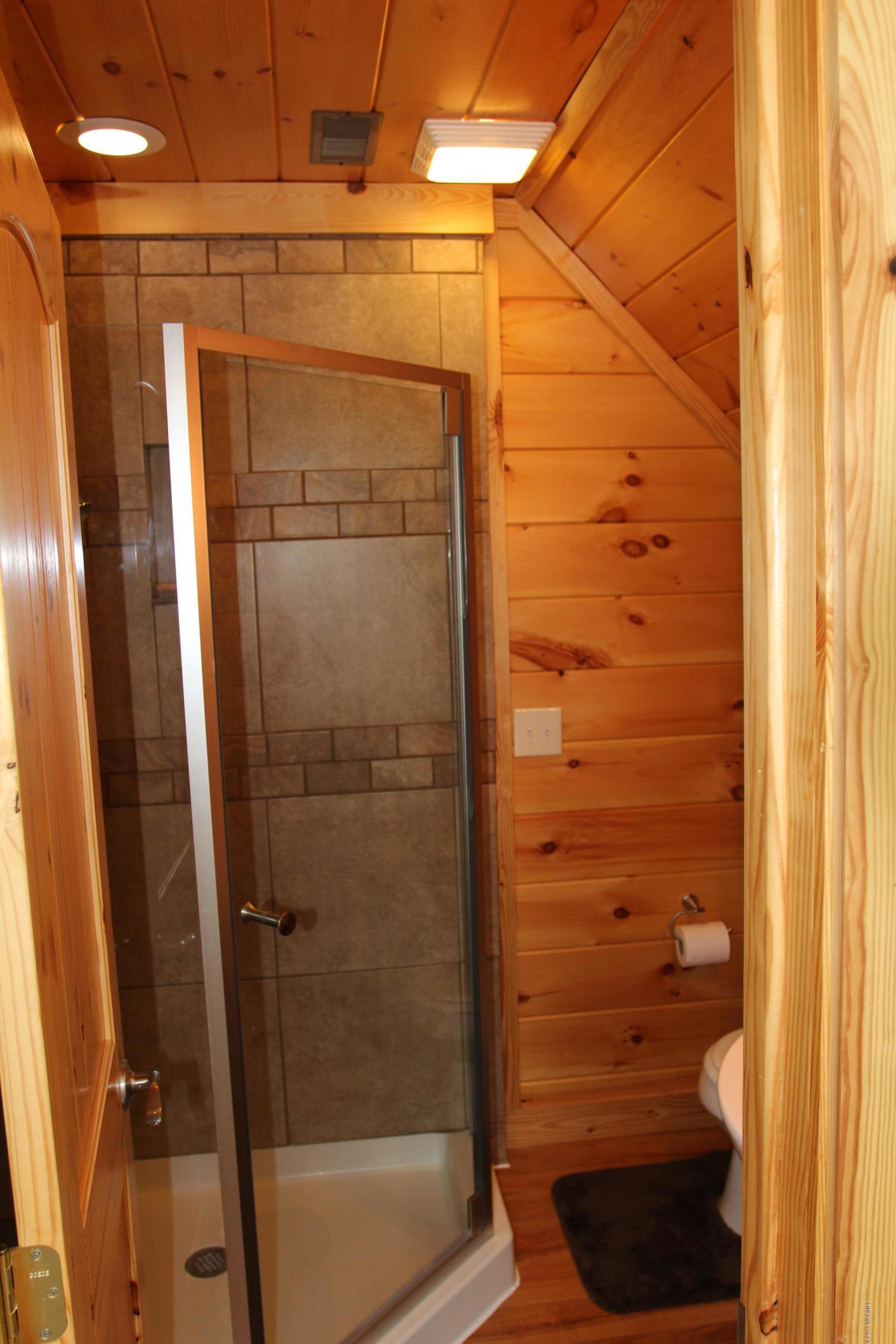 102 Deep Creek Road Chocowinity, NC 27817 - Photo 24 of 50 Upstairs bathroom