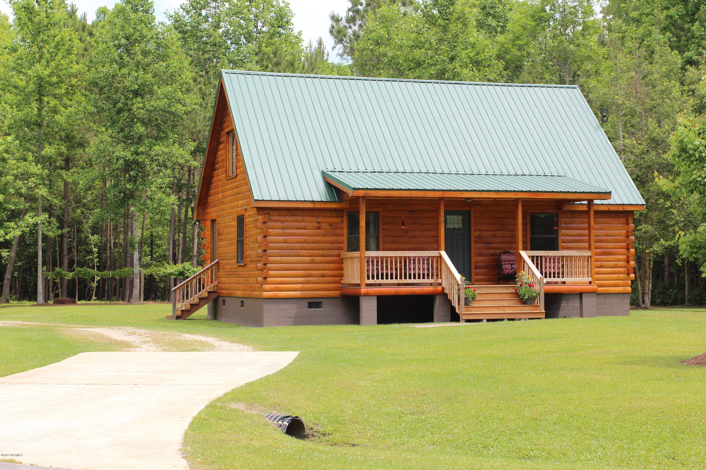 102 Deep Creek Road Chocowinity, NC 27817 - Photo 5 of 50 Circular Drive