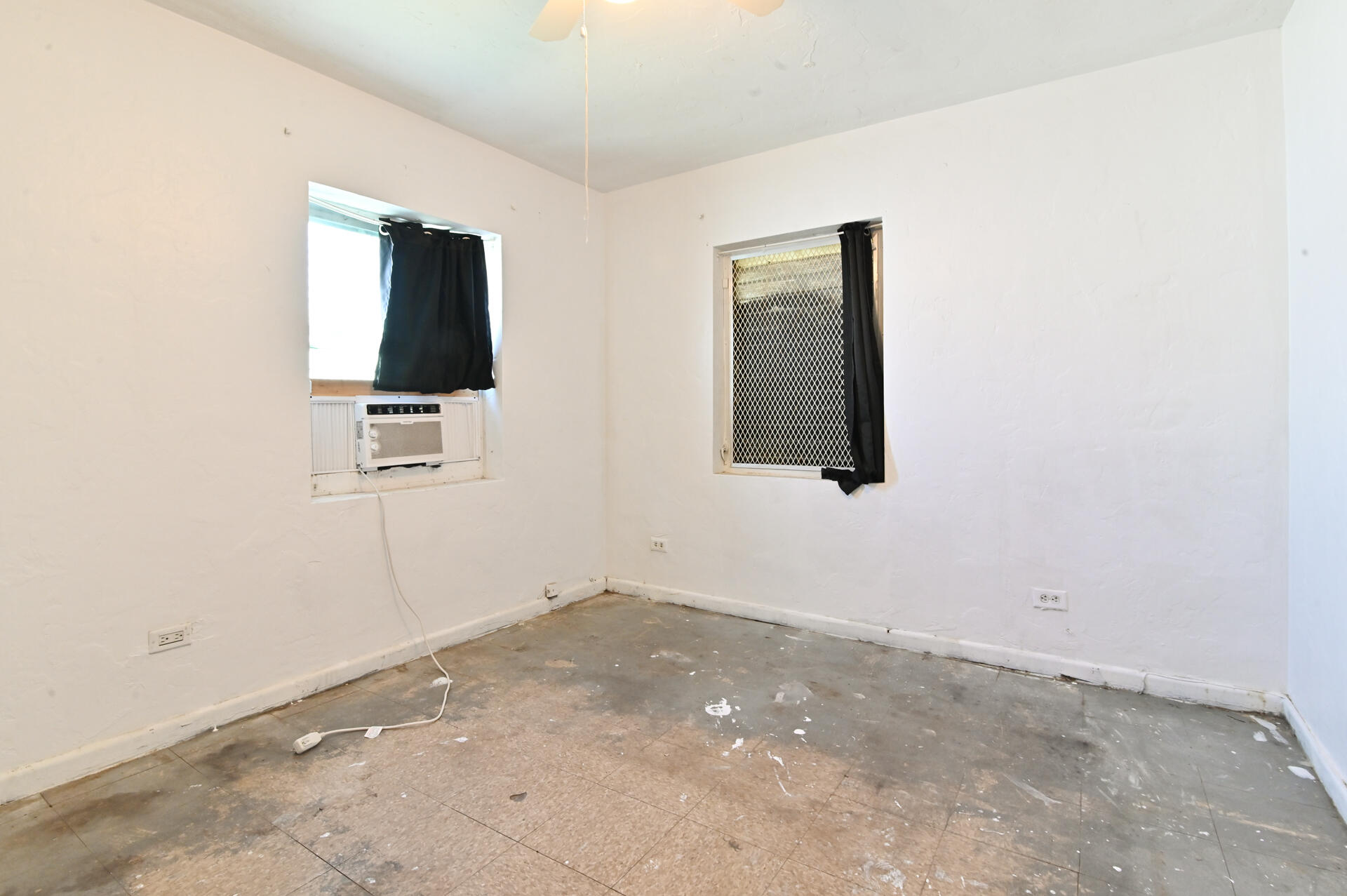 173 West 16th Street Riviera Beach, FL 33404 - Photo 13 of 18 13_Bedroom_02
