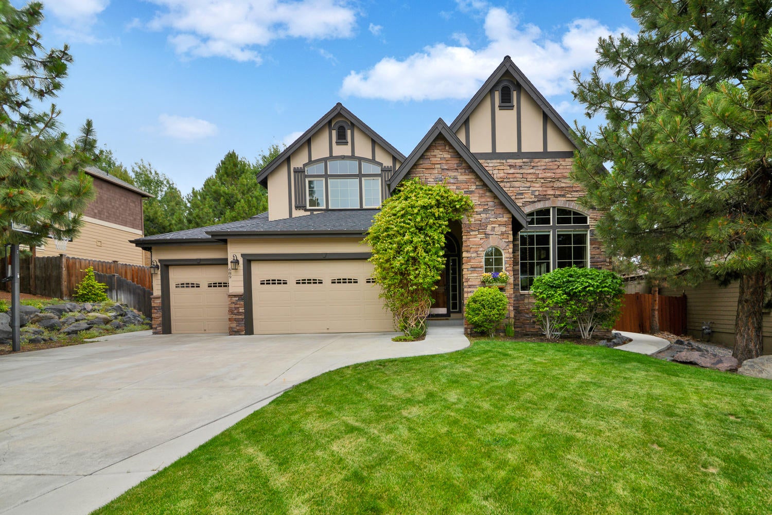 689 Northwest Powell Butte Loop Bend, OR 97703 - Photo 2 of 46 689 NW Powell Butte Loop-17