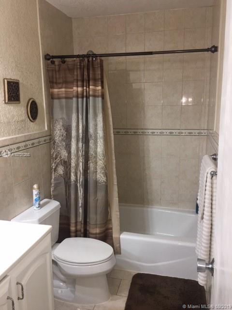 7426 Southwest 106th Place Miami, FL 33173 - Photo 11 of 15