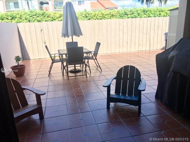 7426 Southwest 106th Place Miami, FL 33173 - Photo 3 of 15