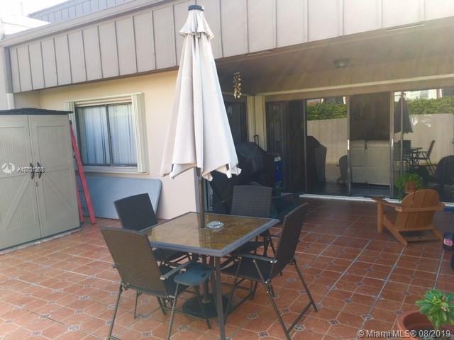 7426 Southwest 106th Place Miami, FL 33173 - Photo 4 of 15