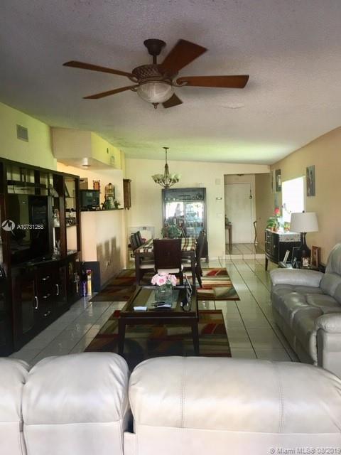 7426 Southwest 106th Place Miami, FL 33173 - Photo 5 of 15