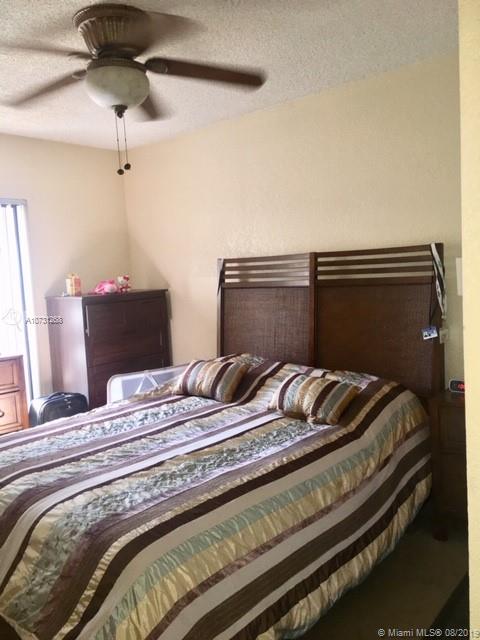 7426 Southwest 106th Place Miami, FL 33173 - Photo 9 of 15